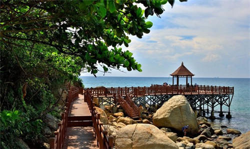 中式快餐创业有什么特色，牛一碗加盟开店贵不贵